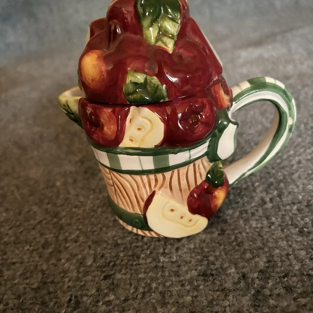 VTG Youngs Apple 3D Figural Tea Set 4pc 1999 Creamer‎ Sugar Napkin Holder